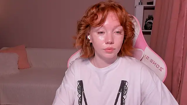 foxyMistrees online show from 18, 1, 2025