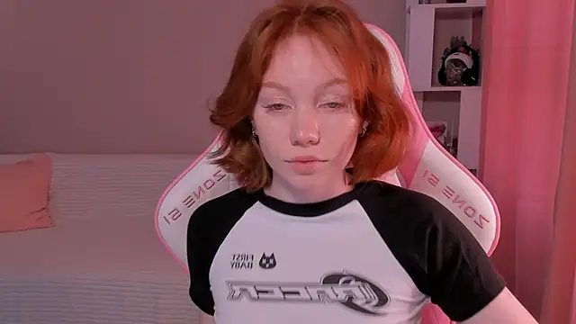 foxyMistrees online show from 6, 2, 2025
