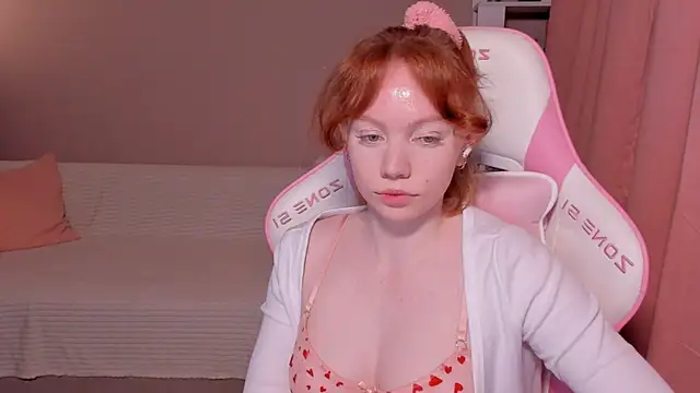 foxyMistrees online show from 12, 2, 2025