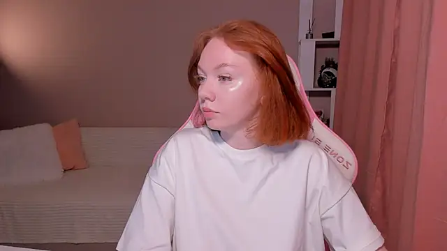 foxyMistrees online show from 17, 2, 2025