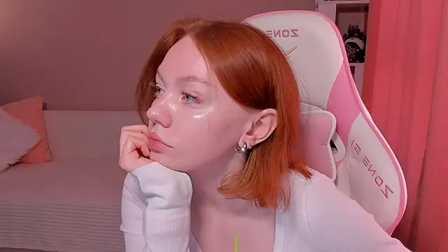 foxyMistrees online show from 20, 2, 2025