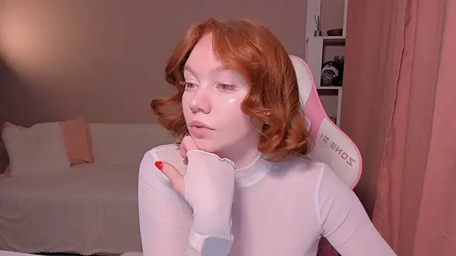 foxyMistrees online show from 6, 3, 2025