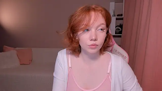 foxyMistrees online show from 8, 3, 2025