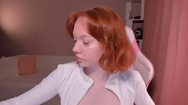 foxyMistrees online show from 10, 3, 2025