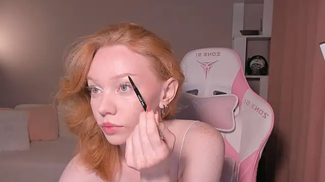 foxyMistrees online show from 12, 9, 2025