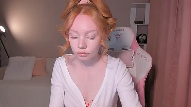 foxyMistrees online show from 2, 10, 2025