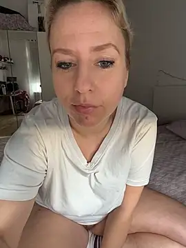 MariaValentine online show from 7, 2, 2026