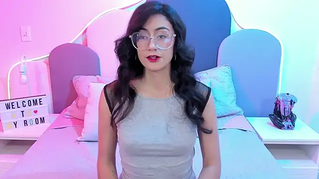 SophieGomez22 online show from 28, 1, 2025