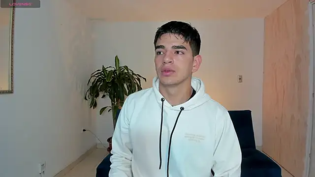 Snapshot of Ares_Johnson chatting on 9, 10, 2025 Ares Johnson online show from 9, 10, 2025