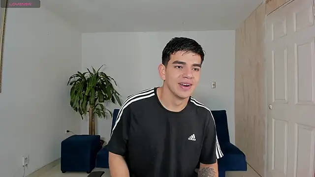 Snapshot of Ares_Johnson chatting on 13, 10, 2025 Ares Johnson online show from 13, 10, 2025