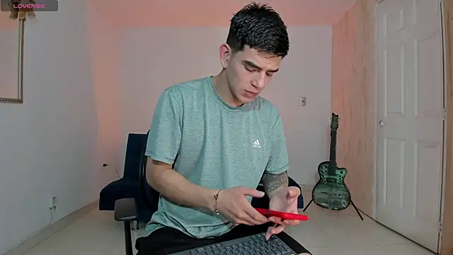 Snapshot of Ares_Johnson chatting on 7, 11, 2025 Ares Johnson online show from 7, 11, 2025