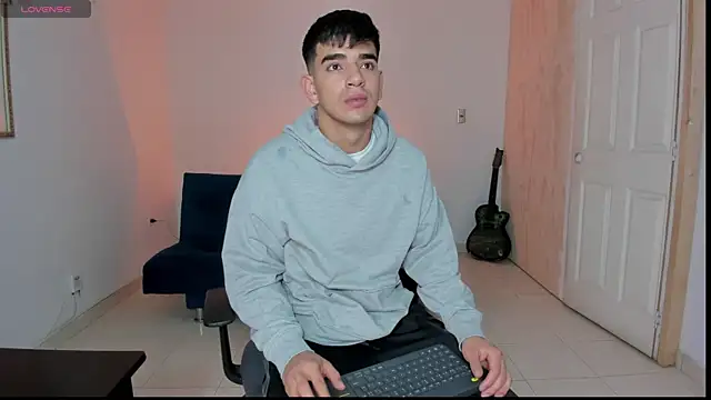 Snapshot of Ares_Johnson chatting on 17, 11, 2025 Ares Johnson online show from 17, 11, 2025