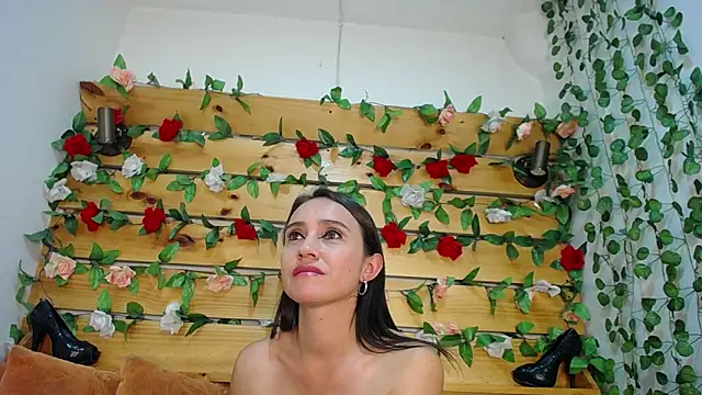 daniela casallas  online show from 15, 1, 2025