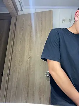 Snapshot of DanielGomez9 chatting on 6, 1, 2025 DanielGomez9 online show from 6, 1, 2025