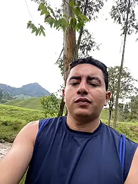 Snapshot of DanielGomez9 chatting on 23, 2, 2025 DanielGomez9 online show from 23, 2, 2025