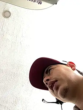 Snapshot of DanielGomez9 chatting on 1, 3, 2025 DanielGomez9 online show from 1, 3, 2025