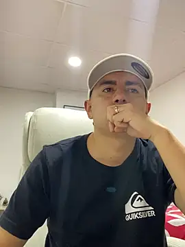 Snapshot of DanielGomez9 chatting on 4, 3, 2025 DanielGomez9 online show from 4, 3, 2025