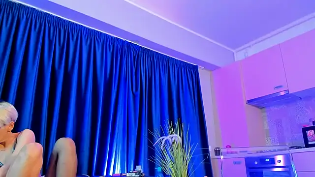 Snapshot of RosaCatalleya chatting on 11, 11, 2025 RosaCatalleya online show from 11, 11, 2025