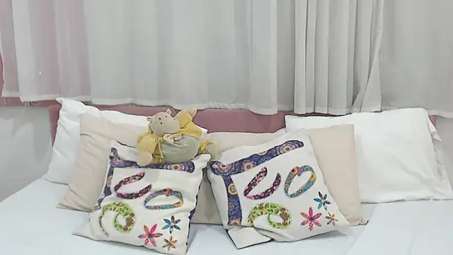 LexiiBloom online show from 19, 2, 2025