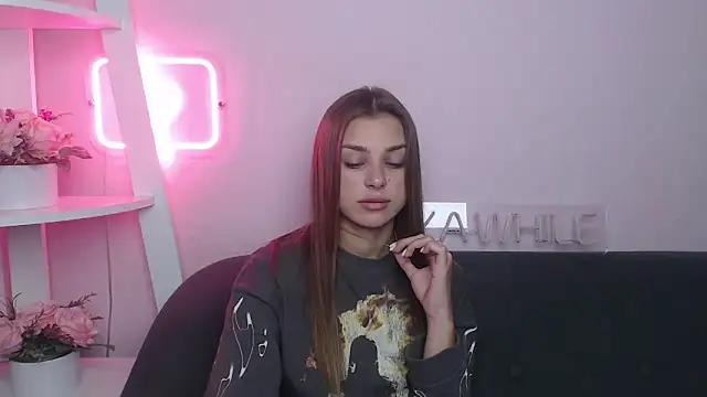 Snapshot of MilanaAngelAs chatting on 23, 11, 2025 MilanaAngelAs online show from 23, 11, 2025