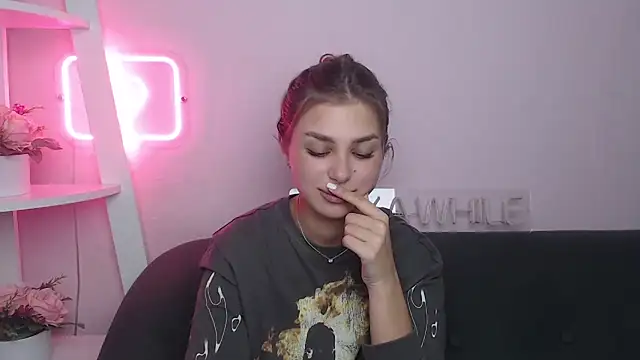 Snapshot of MilanaAngelAs chatting on 24, 11, 2025 MilanaAngelAs online show from 24, 11, 2025