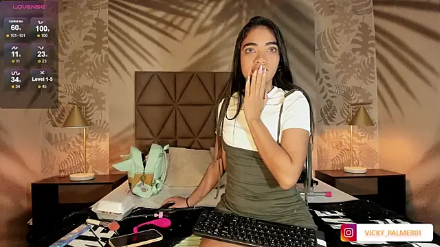 Vicky Palmer online show from 3, 12, 2024