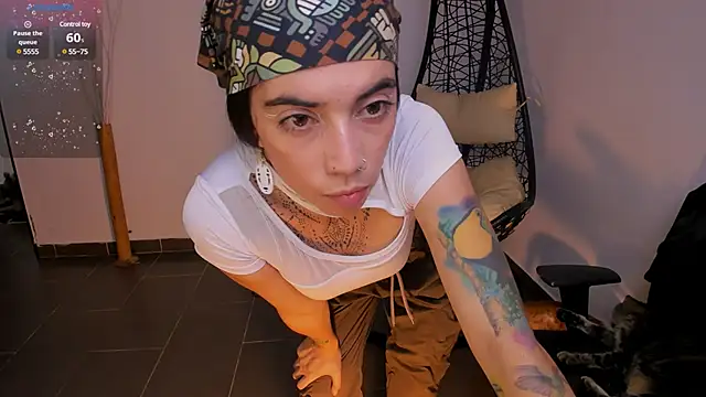 Snapshot of Nina-monroe chatting on 22, 1, 2025 Nina-monroe online show from 22, 1, 2025