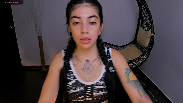 Snapshot of Nina-monroe chatting on 11, 3, 2025 Nina-monroe online show from 11, 3, 2025