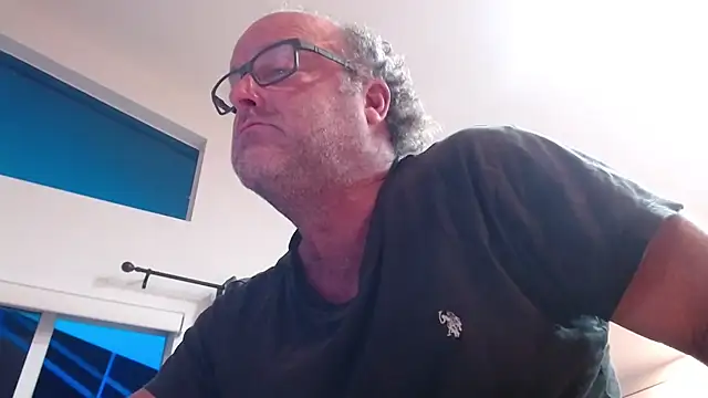 Walkingboots online show from 2, 10, 2025