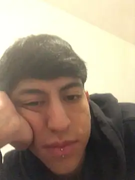 Snapshot of modelo180 chatting on 16, 1, 2025 modelo180 online show from 16, 1, 2025