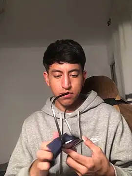 Snapshot of modelo180 chatting on 10, 9, 2025 modelo180 online show from 10, 9, 2025