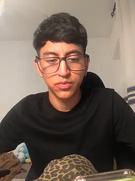 Snapshot of modelo180 chatting on 29, 9, 2025 modelo180 online show from 29, 9, 2025