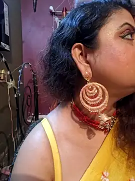 Snapshot of Maaya66 chatting on 2, 2, 2025 Maaya66 online show from 2, 2, 2025