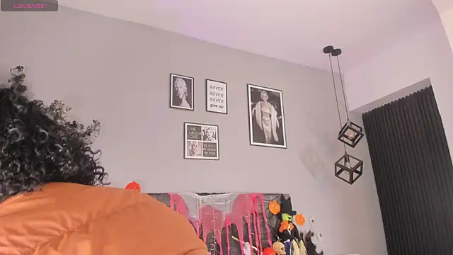 Snapshot of Katejordan chatting on 28, 10, 2025 Katejordan online show from 28, 10, 2025