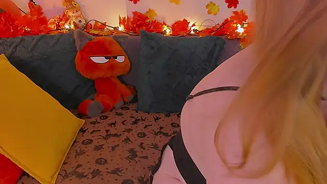 Snapshot of Tori_the_witch chatting on 2, 11, 2025 Tori the witch online show from 2, 11, 2025