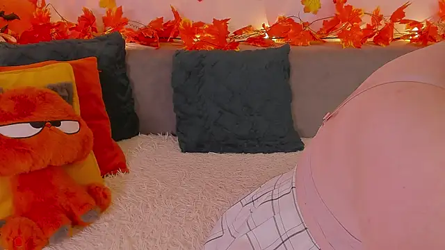 Snapshot of Tori_the_witch chatting on 8, 11, 2025 Tori the witch online show from 8, 11, 2025