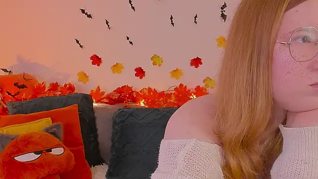 Snapshot of Tori_the_witch chatting on 10, 11, 2025 Tori the witch online show from 10, 11, 2025