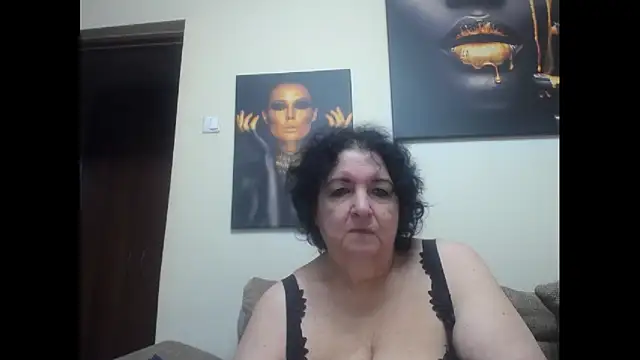 Snapshot of maturekorine chatting on 29, 10, 2025 maturekorine online show from 29, 10, 2025
