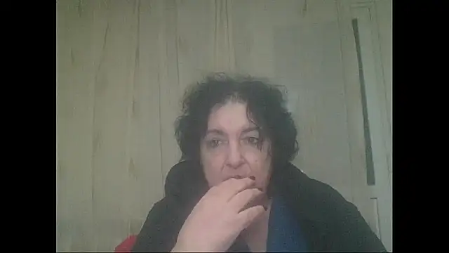 Snapshot of maturekorine chatting on 15, 11, 2025 maturekorine online show from 15, 11, 2025