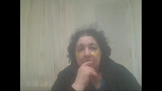 Snapshot of maturekorine chatting on 26, 11, 2025 maturekorine online show from 26, 11, 2025