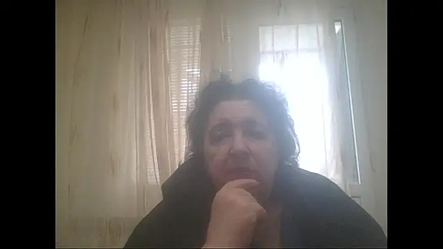 Snapshot of maturekorine chatting on 2, 12, 2025 maturekorine online show from 2, 12, 2025