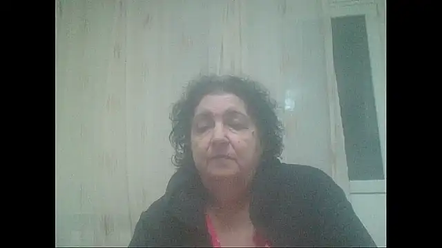 Snapshot of maturekorine chatting on 18, 12, 2025 maturekorine online show from 18, 12, 2025