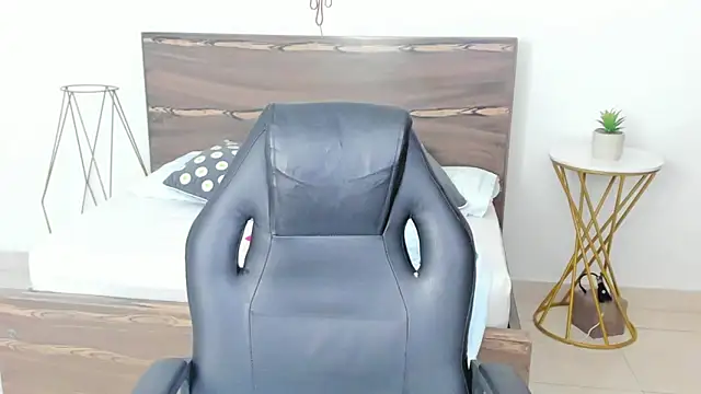 ivette bocelly online show from 31, 1, 2025