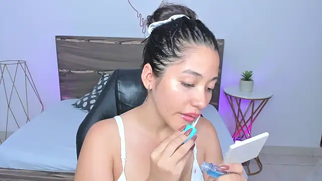 ivette bocelly online show from 1, 2, 2025