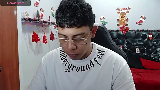 Snapshot of Wiiliam_20 chatting on 30, 12, 2024 Wiiliam 20 online show from 30, 12, 2024