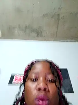 Snapshot of PerfectionBerrie chatting on 6, 11, 2025 PerfectionBerrie online show from 6, 11, 2025