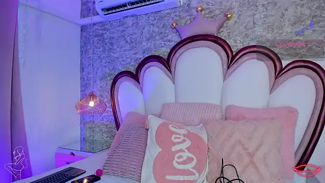 Snapshot of EmmaCrush chatting on 25, 3, 2026 EmmaCrush online show from 25, 3, 2026