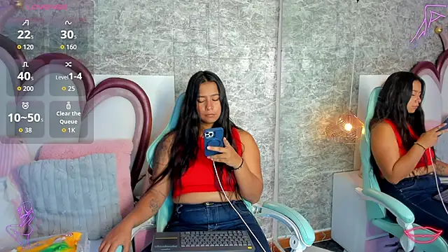 Snapshot of EmmaCrush chatting on 10, 4, 2026 EmmaCrush online show from 10, 4, 2026