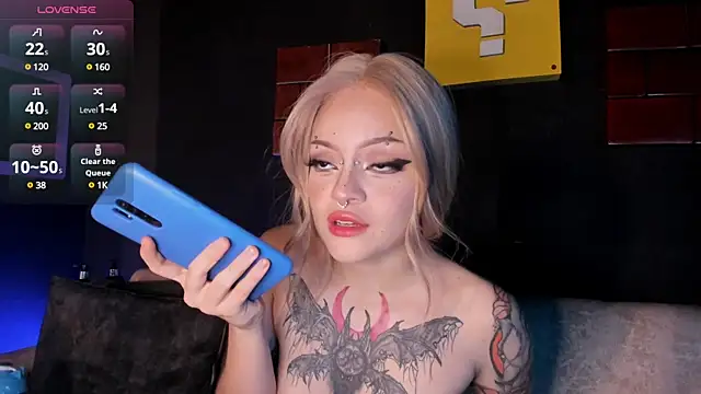 Snapshot of Elettra_Rou chatting on 6, 2, 2025 Elettra Rou online show from 6, 2, 2025