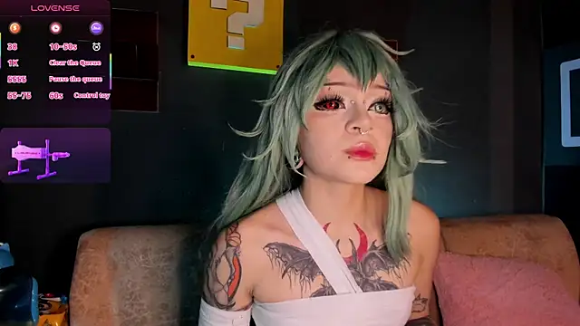 Snapshot of Elettra_Rou chatting on 4, 10, 2025 Elettra Rou online show from 4, 10, 2025